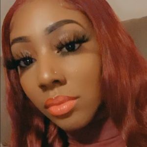 Meet your Posher, Tia